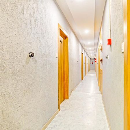 Super Collection O Adajan Formerly Hotel Western Inn Surat Exterior foto