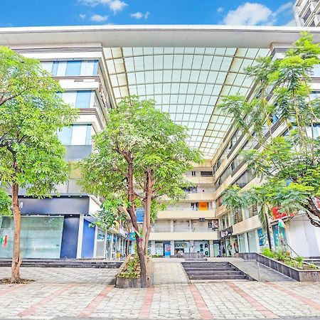 Super Collection O Adajan Formerly Hotel Western Inn Surat Exterior foto